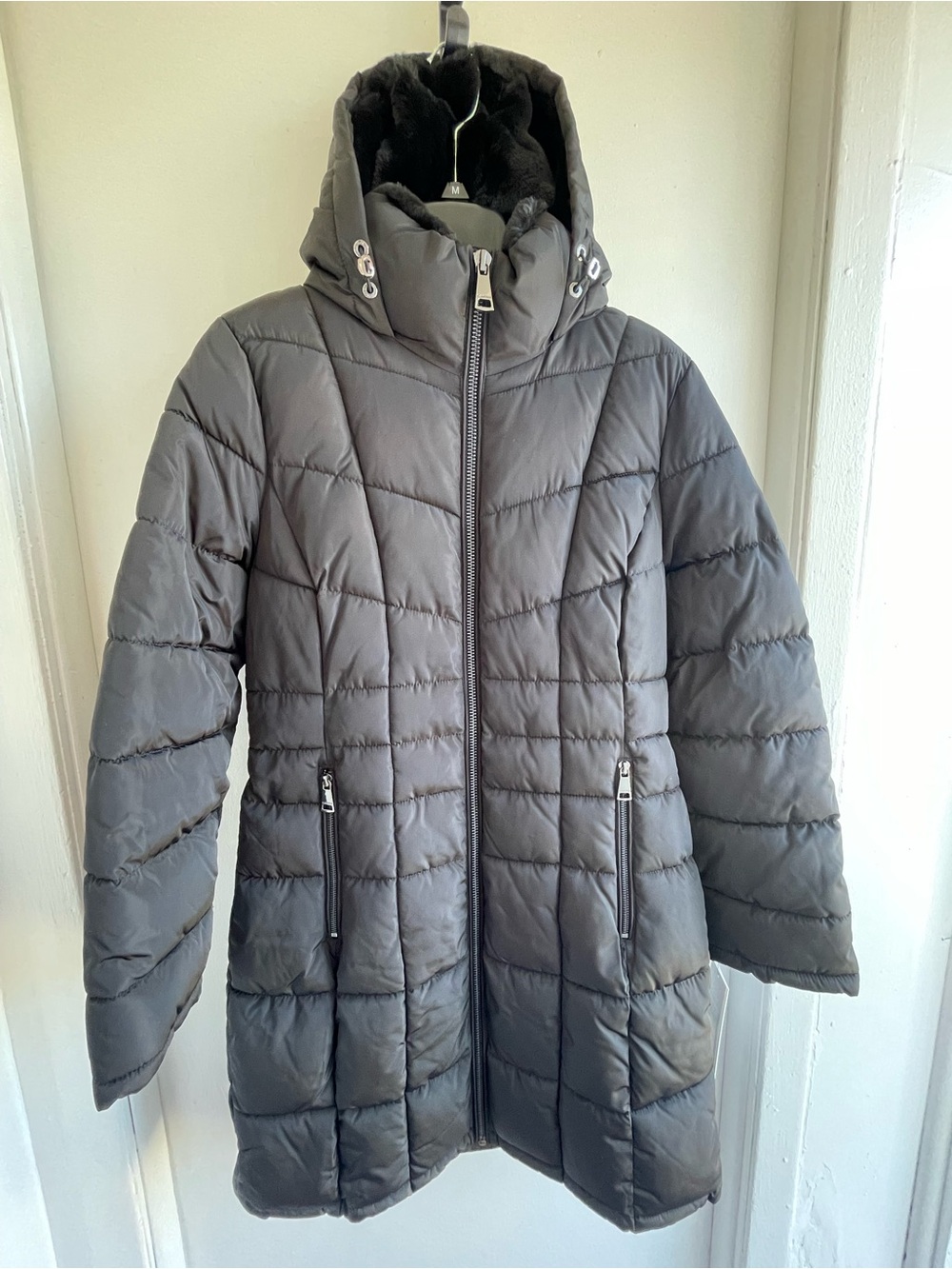 $285 Calvin Klein Women’s black Quilted Hooded Puffer Coat Size M brand new